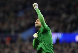 333体育|电竞-官方网站-墙！26岁多纳鲁马5扑救&amp;2神扑封锁枪手，Carry全场1300万年薪真值