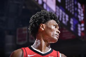 阿门：防守是至关重要的 无论季后赛时与谁对位 我都很自信