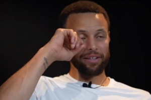 333体育|电竞-官方网站-看22年再夺冠眼角抹泪 库里：虽然我有奖杯 但和家人在一起更重要